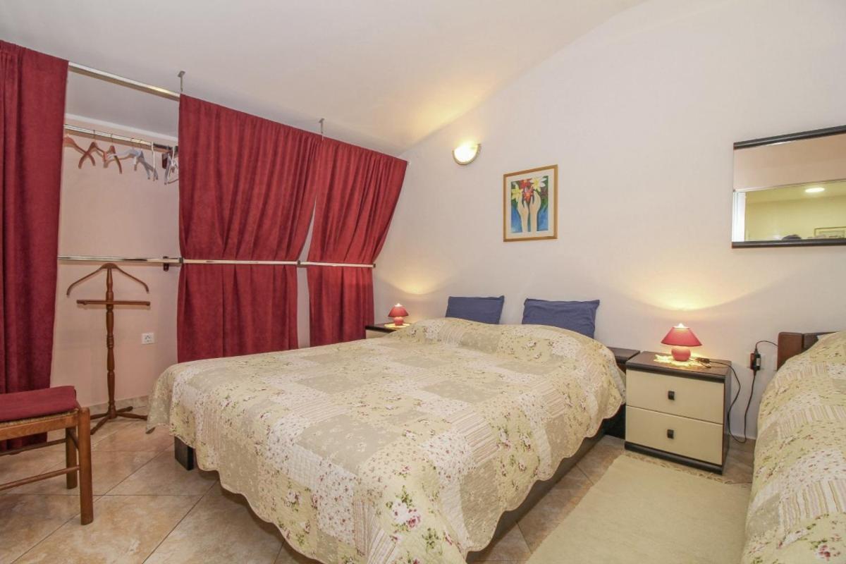 Dalibor In Jakacici - Haus Fuer 2-4 Personen Gracisce ภายนอก รูปภาพ